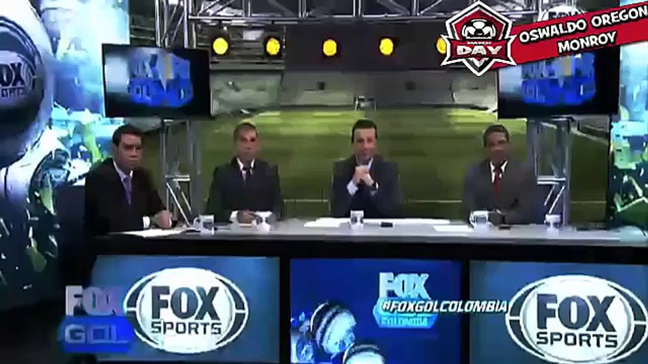 Goleiro se revolta com pênalti e...