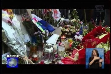 Presidente correa entregó ofrenda floral en el teatro Bataclan - Paris
