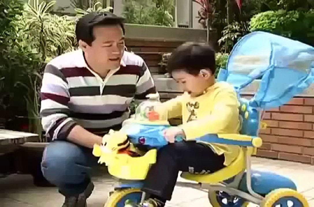 巧虎寶寶版 坐馬桶上厠所 聽故事嘍 你們在做什麽呢 說說看 請幫忙 巧虎幼幼版 2014