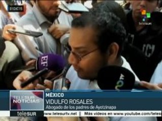 México: padres de los 43 estudiantes de Ayotzinapa levanta plantón