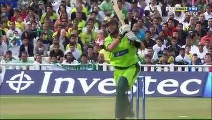 SHAHID AFRIDI presents - How to hit the World's Fastest Bowler out of the Ground