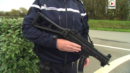 Auray   |   Gendarmes et Douaniers traquent les terroristes - Bretagne Télé