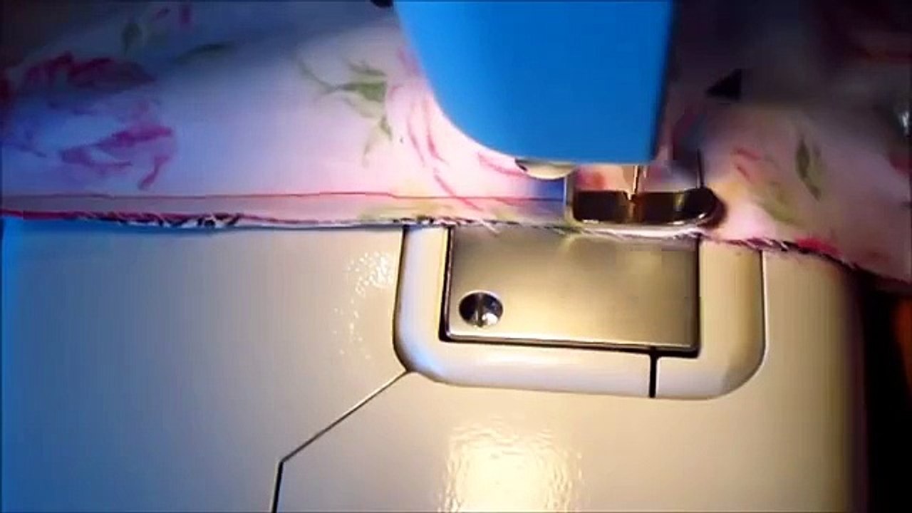 {Step by Step Sewing} DIY Make Up Bag