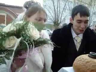 челюсть заклинило на собственной свадьбе))) Хахаха))) угарно)))