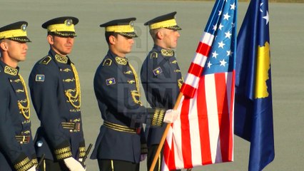 KERRY LIDERËT MARRIN VENDIME TË VËSHTIRA