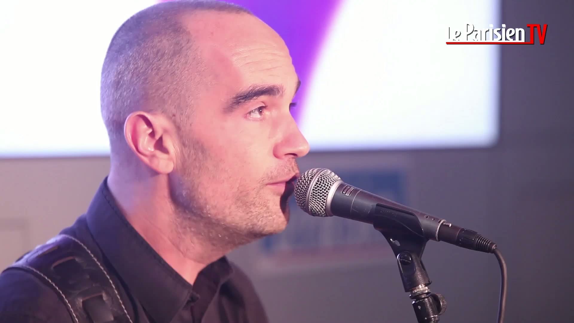 Aldebert en live au Parisien : «On en a marre de Noël» - Vidéo Dailymotion