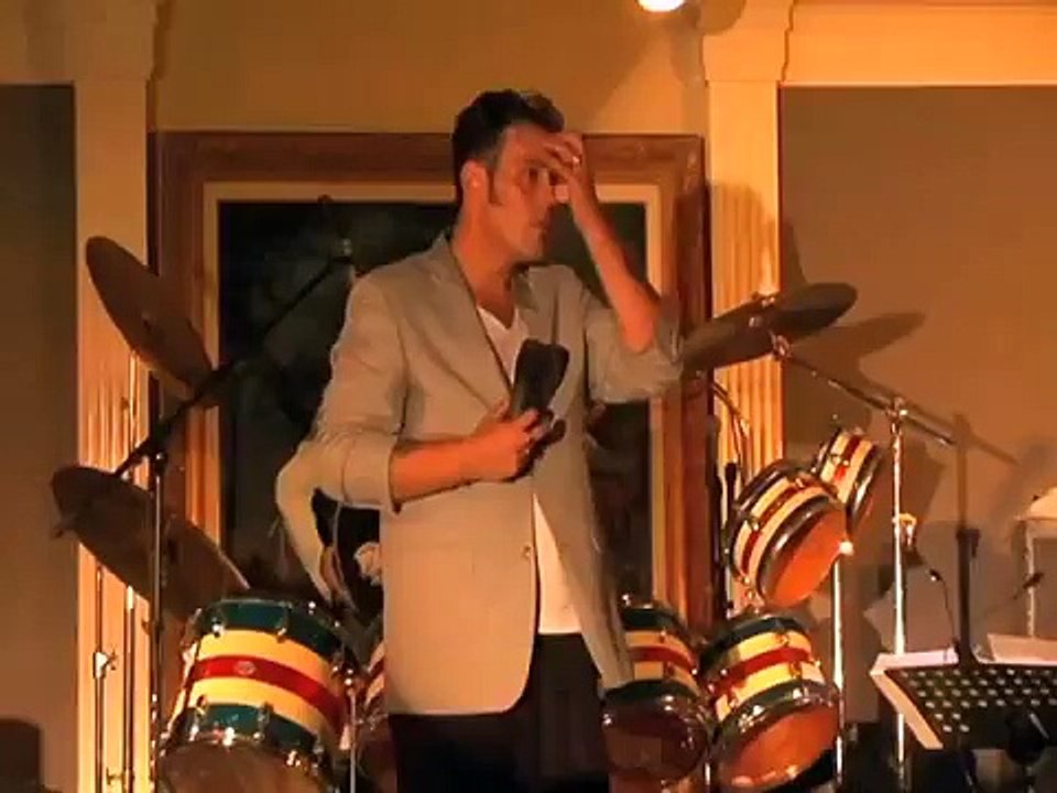 Franz Goovaerts sings Walking In Memphis at MJ's Elvis Week 2013 video