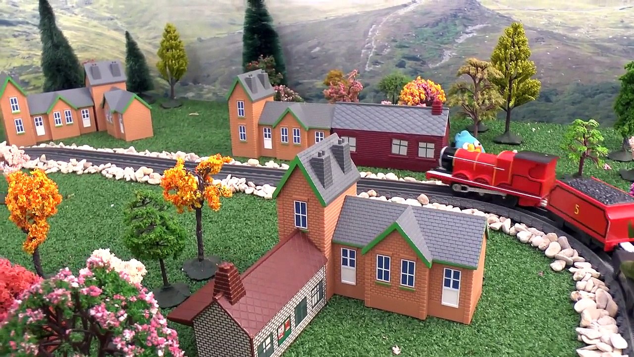 Imaginext Batman Rescue Play Doh Angry Birds Thomas & Friends Cars Avengers Hulk Spider-Ma