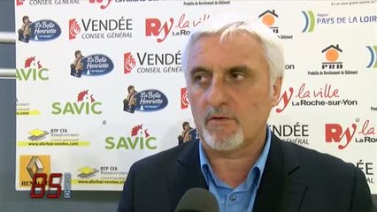 La Roche VBC vs Tarbes (56-50) | Interview de François Gomez