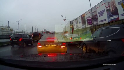 ДТП на Приморском пр. Помеха справа решает!