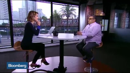 Yahoo’s Internet Business Struggles, Considers Selling