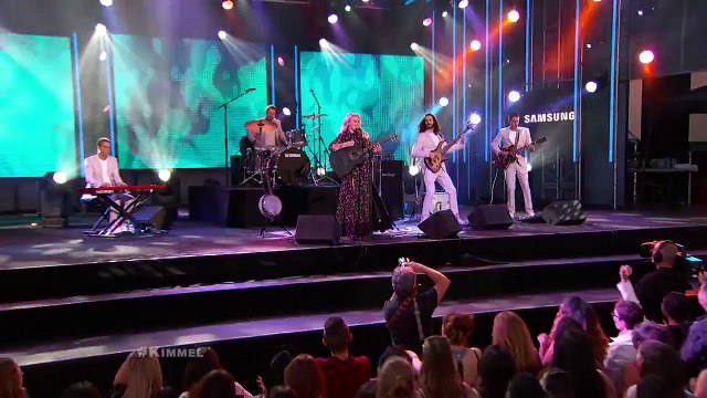 Elle King Performs Exs and Ohs