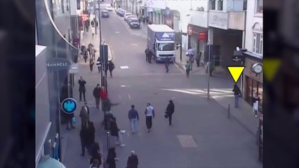 Heroes tackle robber after million-pound jewellery heist