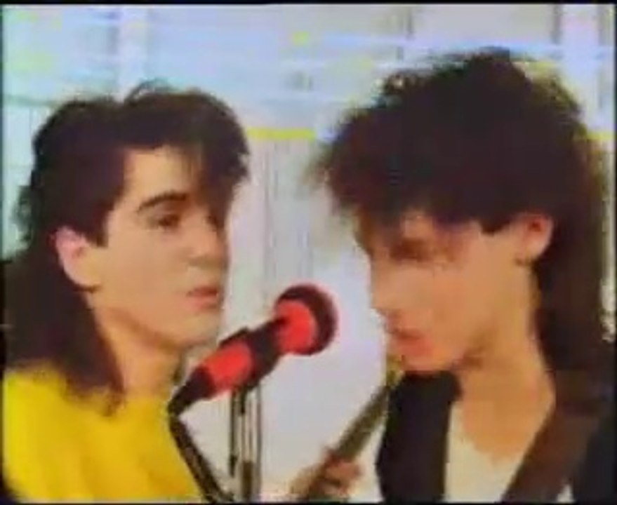 Ever since I seen these guys on Sunday at One Electric day, I can't get this song out of my head, gotta love it.