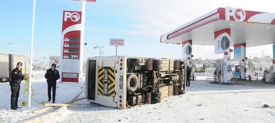 Öğrenci servisi kaza yaptı