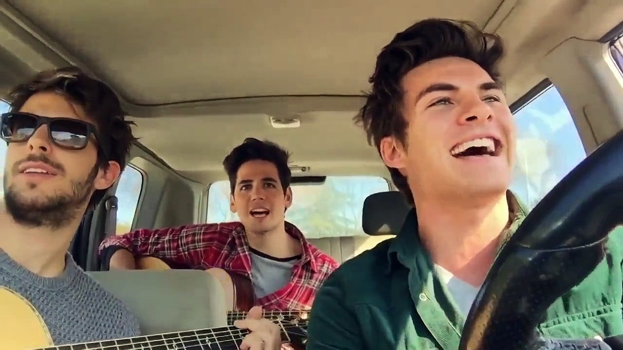 Великолепно поют парни