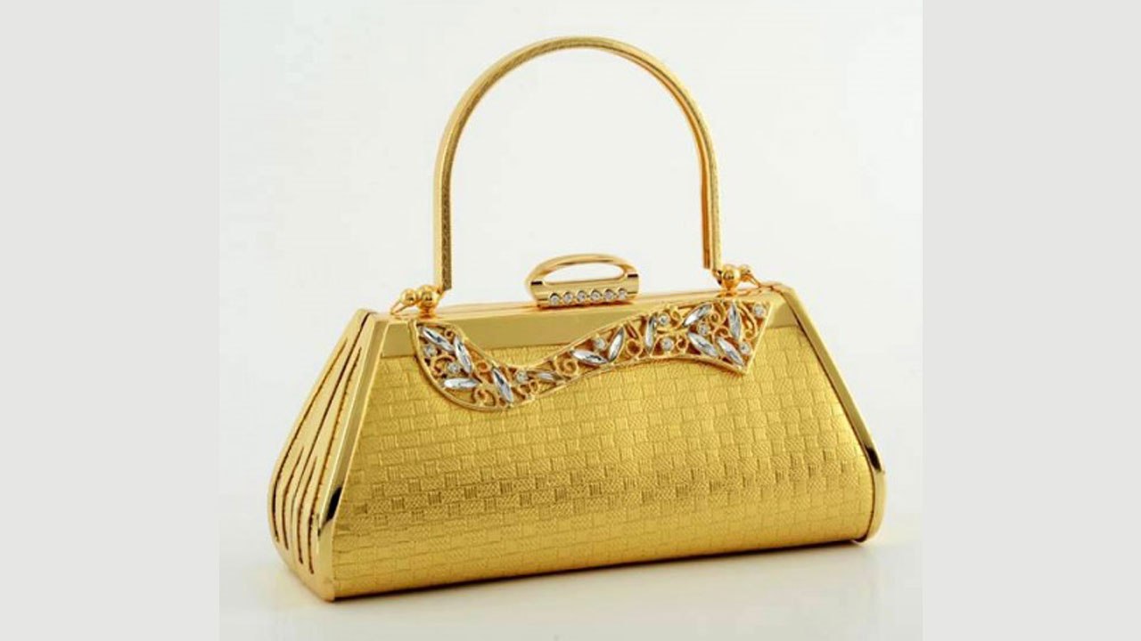 กระเป๋าคลัชออกงาน กระเป๋าถือคริสตัลผู้หญิงแฟชั่นเกาหลีเข้าชุดราตรีงานแต่ง นำเข้า สีทอง - พร้อมส่งAP2557 ราคา1500บาท