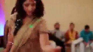 Desi Aunti Dance in Wedding