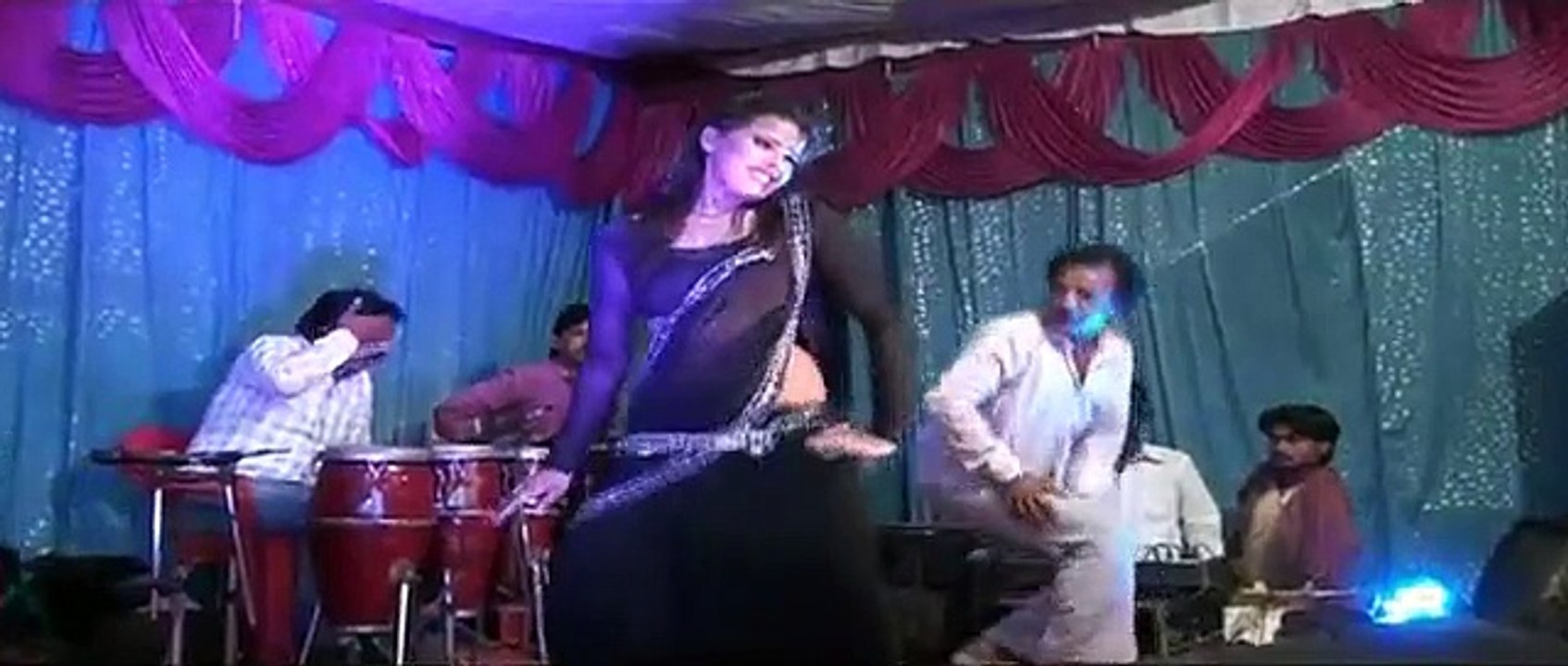 Lahori Larki Ka Nanga Dance Shadi Dance - video Dailymotion