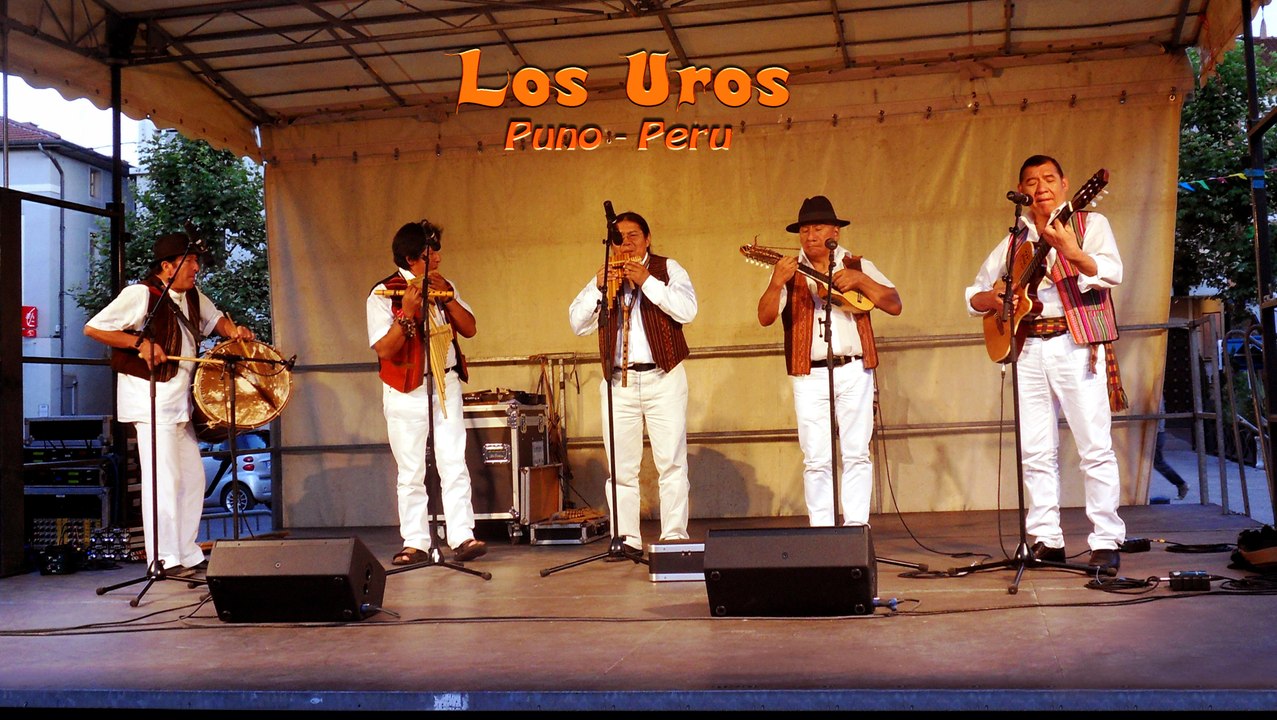 Festival de musica y danzas : Los Uros del Peru