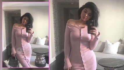 OOPS!! Kylie Jenner TITTIES FLASH