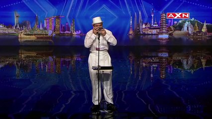 18 Year Old Plays 8 Harmonicas | Got Talent Global