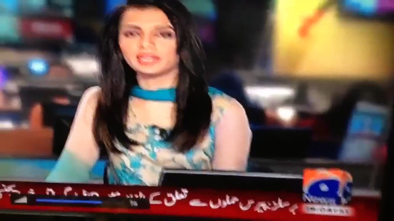 Imran khan slapped party worker on stage in Karachi