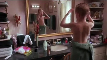 La scène du rasage dans Maman, j'ai raté l'avion