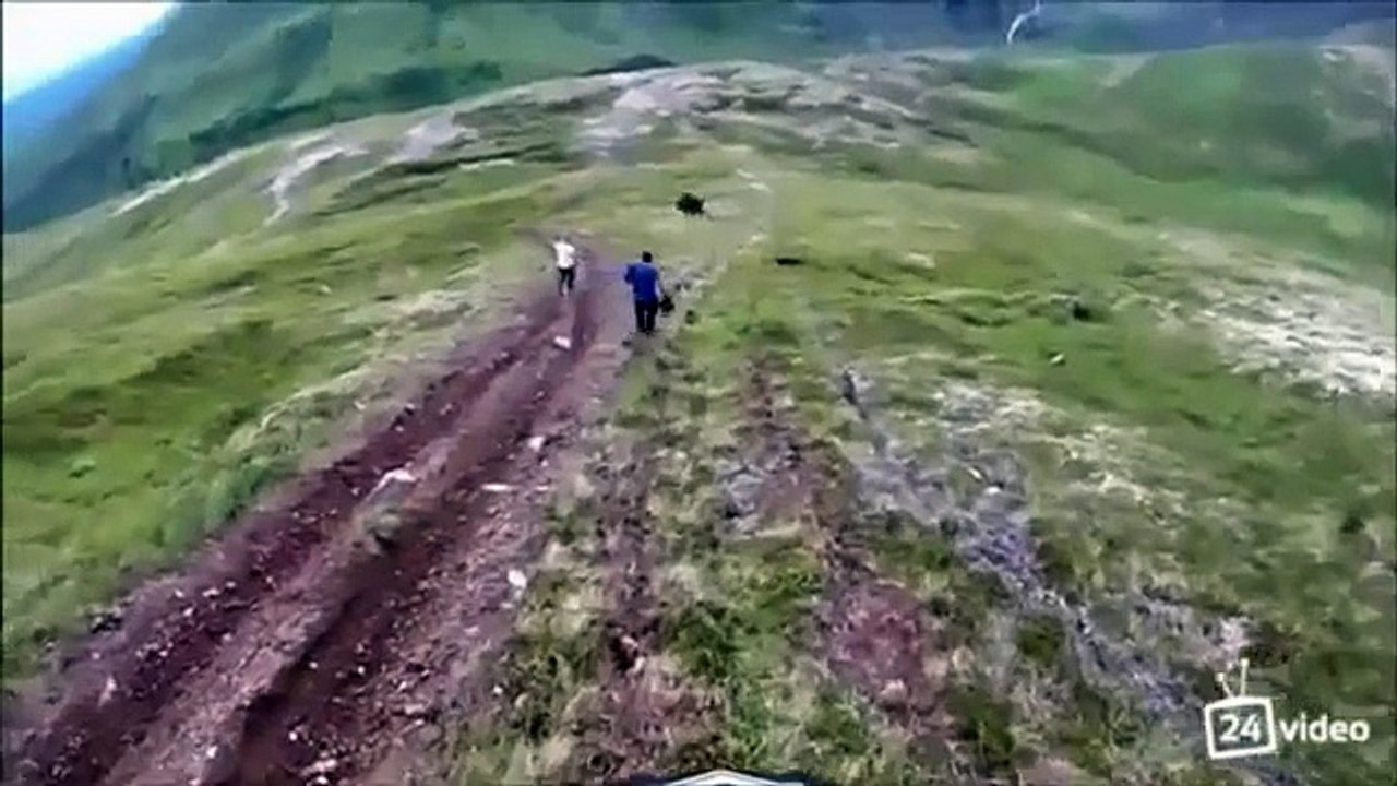 Car Crash Compilation-Car Crashes Caught On Camera