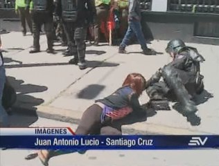 Fuertes enfrentamientos en exteriores de caja del Seguro Quito