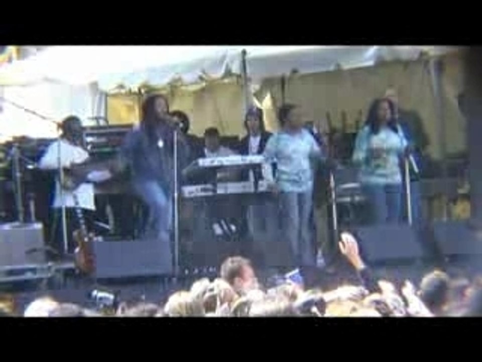 Stephen Marley 'shase them'