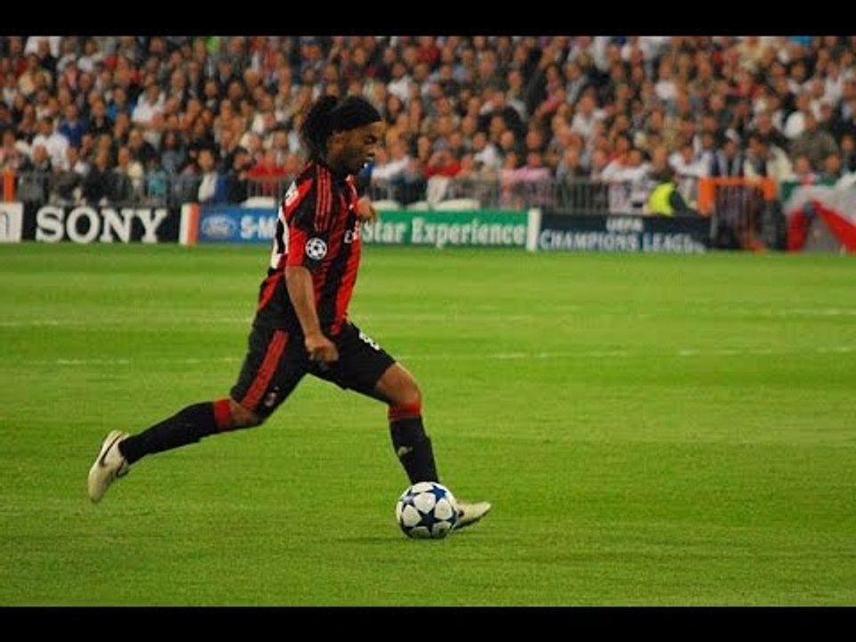 Oscar Top 10 Goals -  Skills,Passes and Goals  SkillTwins CRAZY Nutmeg⁄Panna Skill vs. Football Professional Player! ★Cristiano Ronaldo - The Gold Man - Skills,Passes and Goals -HD