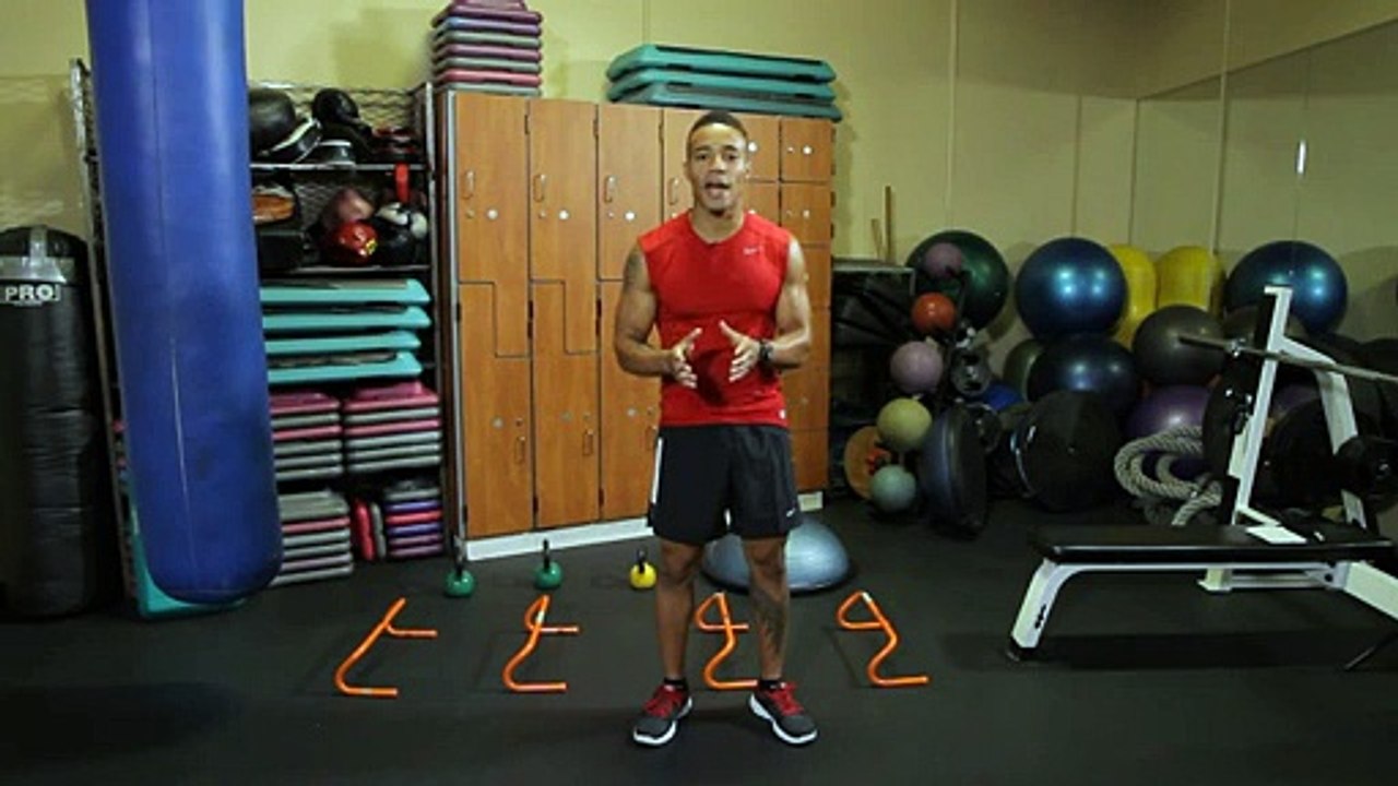 Differences Between Building Muscles & a Toned Body