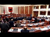Report TV - Bllokohet foltorja e Kuvendit fyerje mes Berishës dhe Ballës