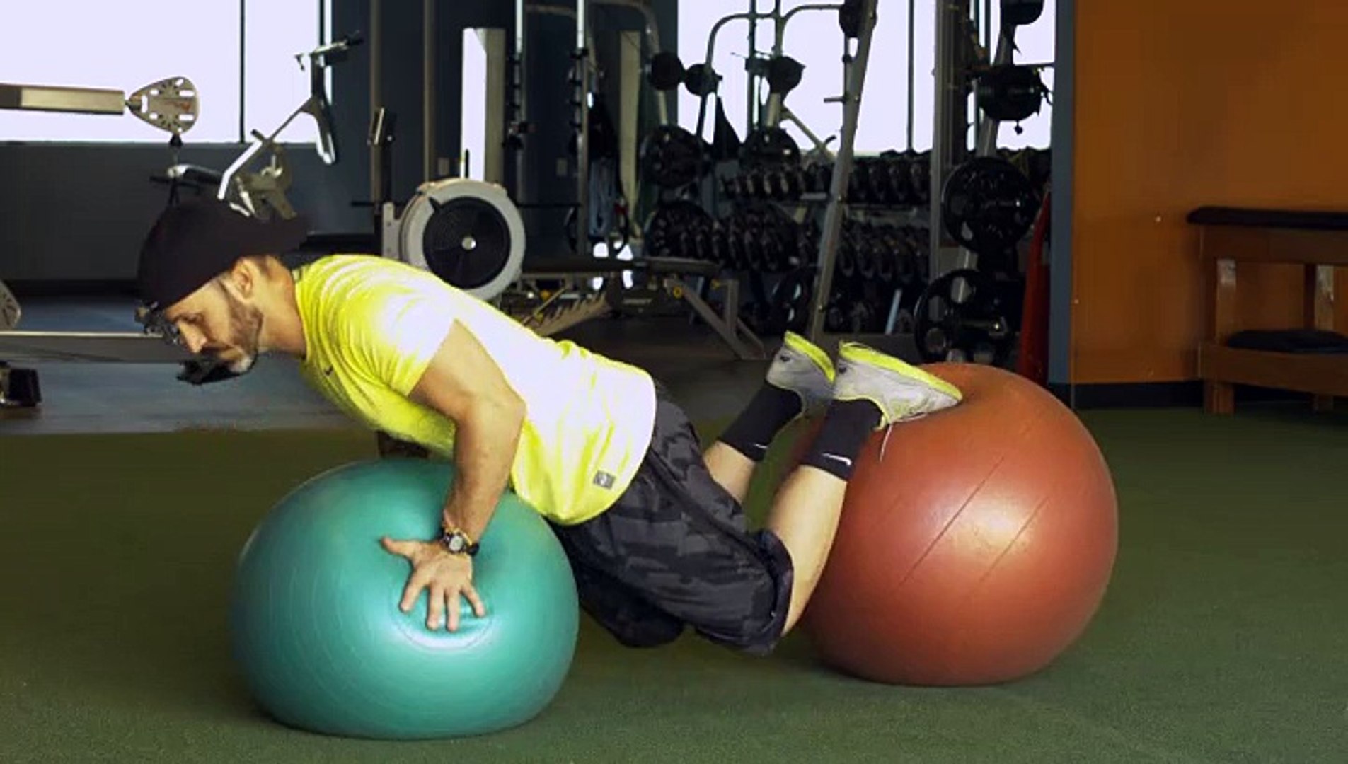 ⁣Floor Press Exercise Alternatives