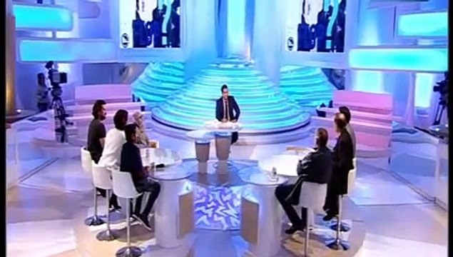 -هذا-ما-قاله-تونسيون-عن-استقبال-هولاند-للملك-محمد-السادس