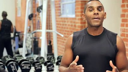 How to Strengthen the Diaphragm Muscle With Dumbbells