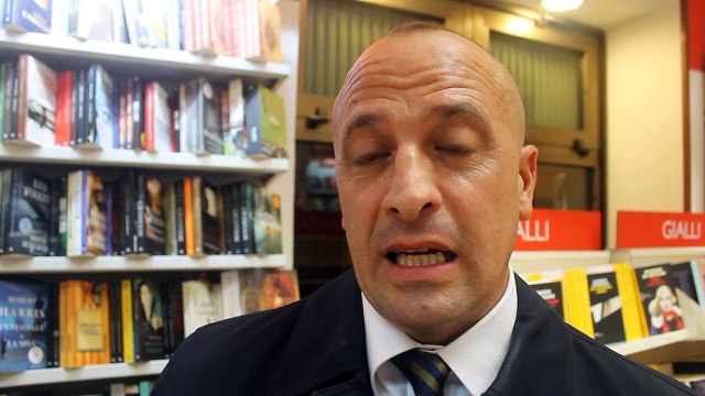 Presentazione alla Mondadori di Taranto con lo scrittore Pasquale Bianchi del romanzo Il destino di un onore