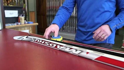 How to Put Straps on Cross-Country Skis