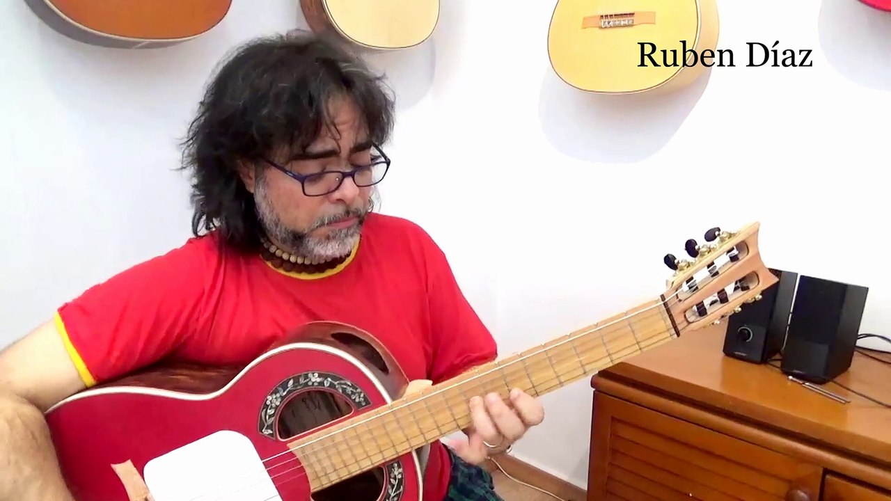 The bridge is the most important part of the guitar / Andalusian Francisco Simplicio modern flamenco guitars / best of Spain