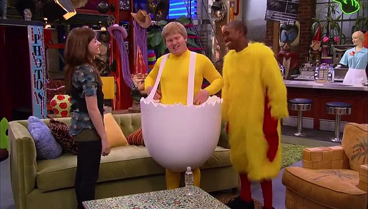 Sonny With A Chance 1x01 Sketchy Beginners