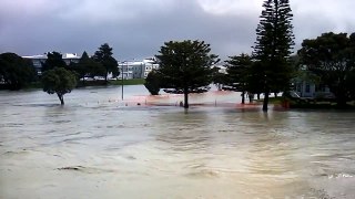 Através da tempestade se enfurece Gisborne, Nova Zelândia
