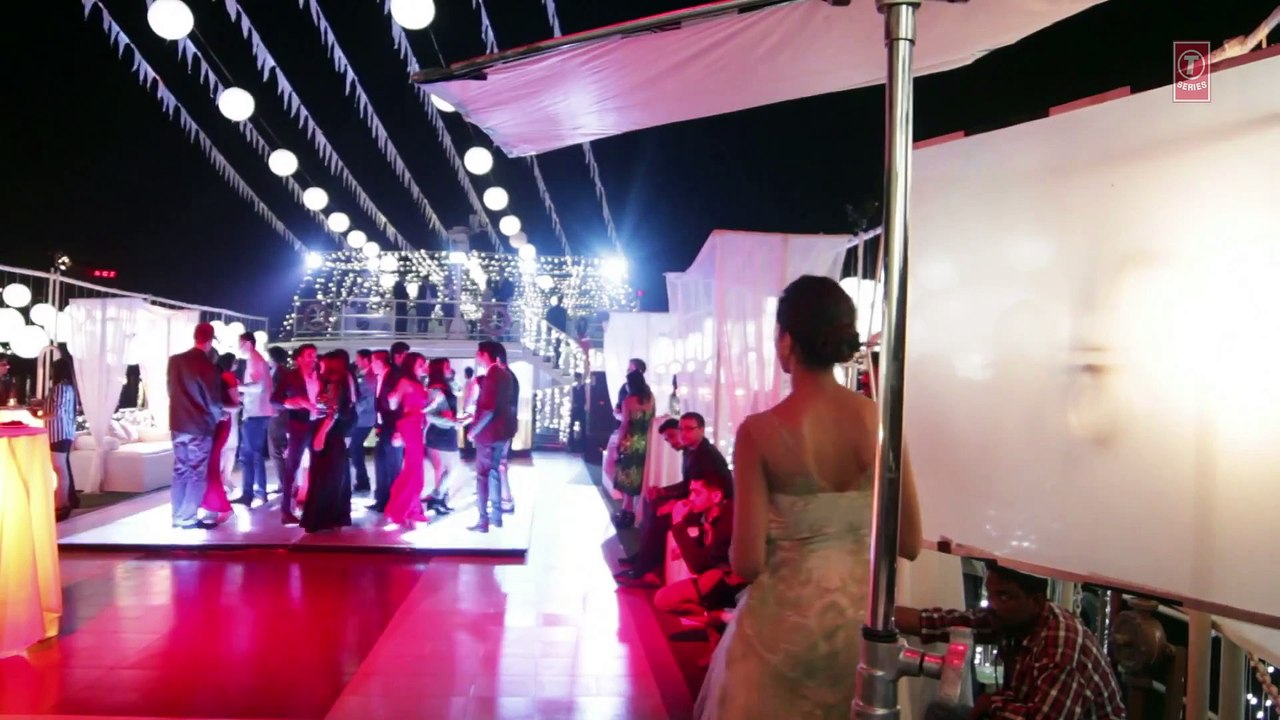 Heer Toh Badi Sad Hai Backstage VIDEO Song - Tamasha - Deepika Padukone
