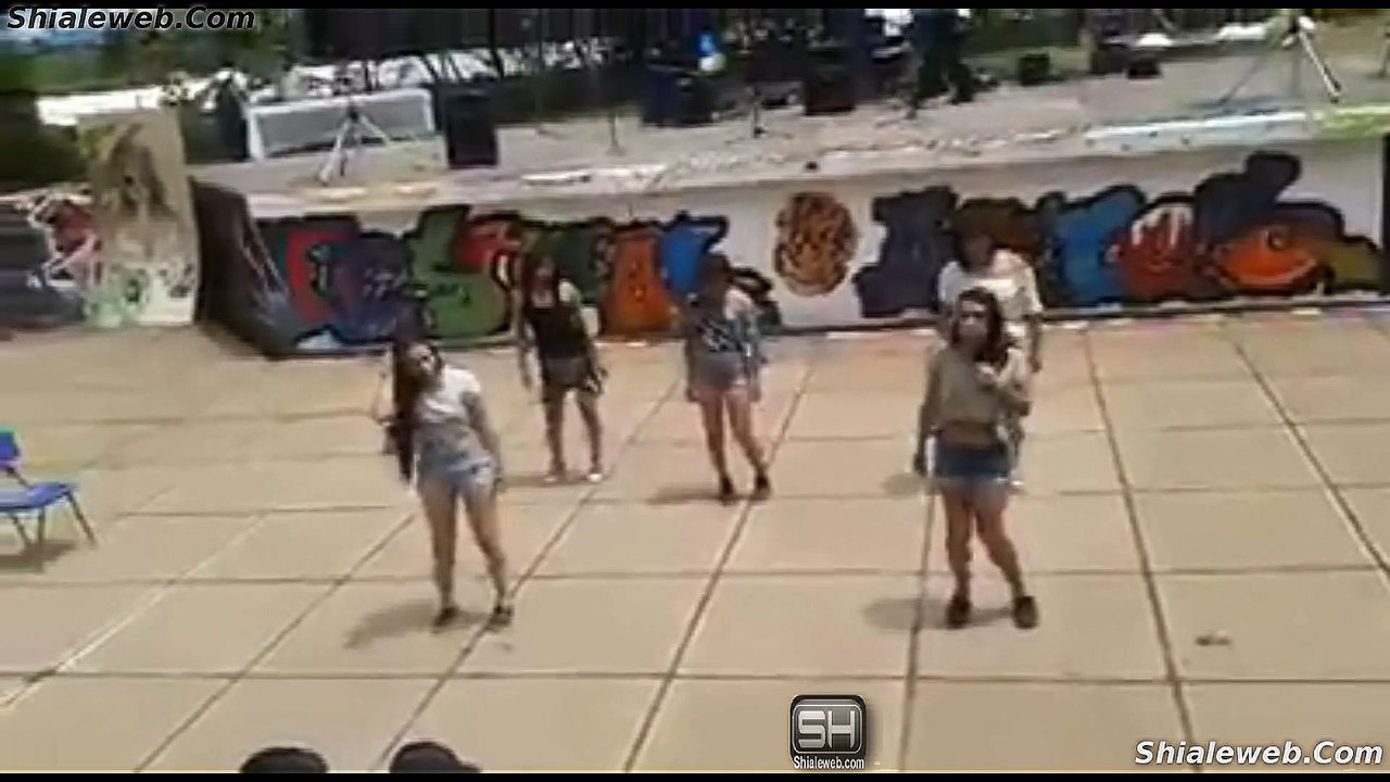 JOVENES MUJERES DE MEXICO BAILANDO EN UNA DANZA TRADICIONAL CON MUCHO HUMOR CHISTE RISA COMEDIA NOVIEMBRE 2015