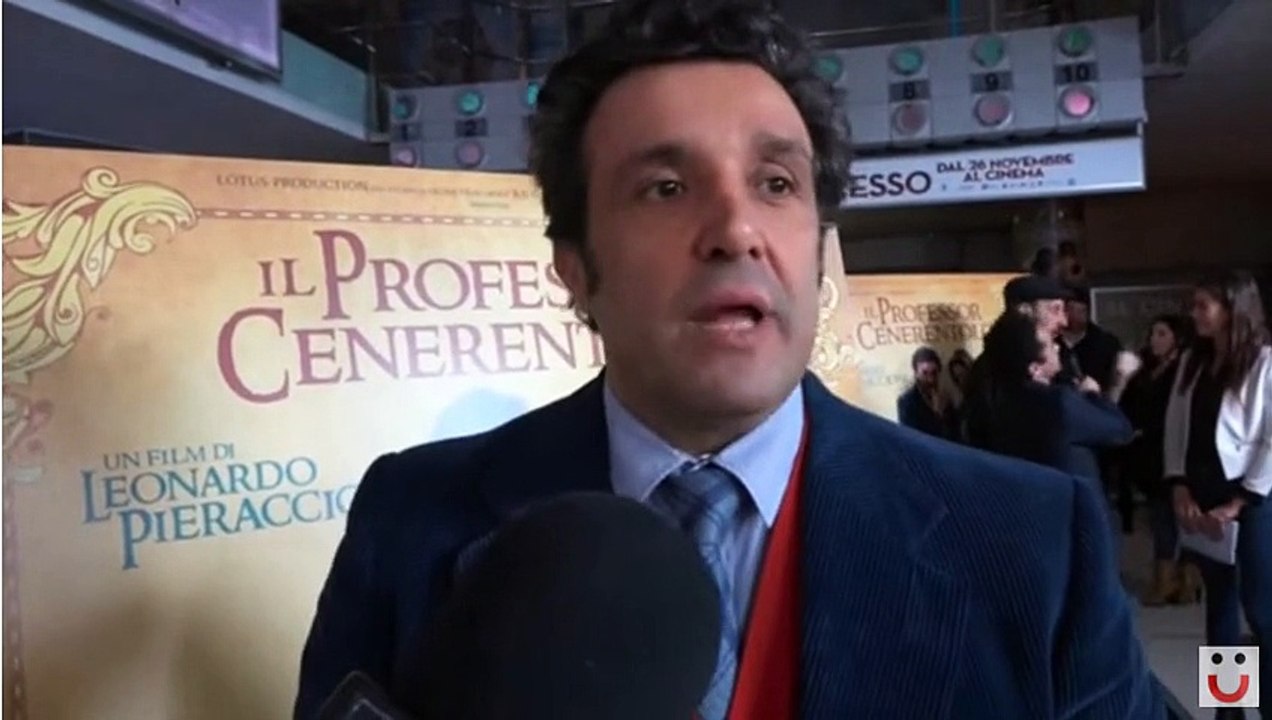 Intervista a Flavio Insinna dal sito "Funweek" riguardante la sua partecipazione nel Film "Il Professor Cenerentolo"