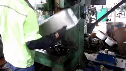 Herrajes para Muebles de Cocina - China: Fregaderos de Cocina / Production 3