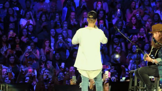 Justin Bieber & Dan Kanter _Sorry_ Acoustic an Evening With JB Chicago