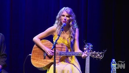 Taylor on CNN Latin America (aka I have no idea what shes saying)