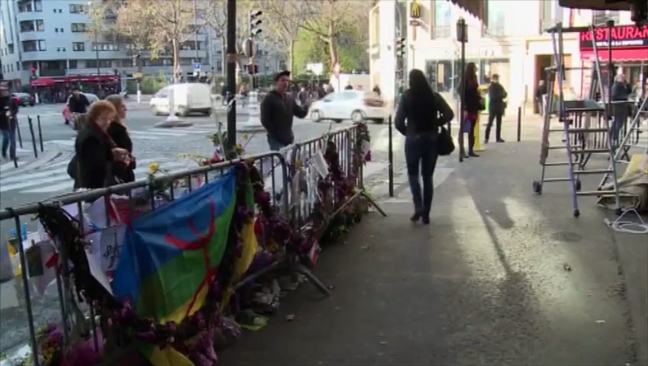 Attentats de Paris: Trois semaines après, le café "Bonne bière" rouvre ses portes