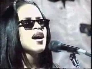 Aaliyah Performs the National Anthem